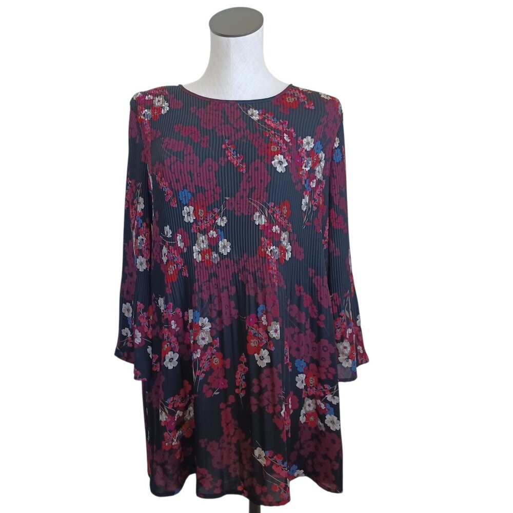J Jill Wearever Collection Top Womens Mediumโ Black Floral Pleated Tunic